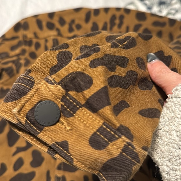 L’AGENCE Celine Leopard Denim Jacket Size L Rare Leopard - Picture 12 of 13